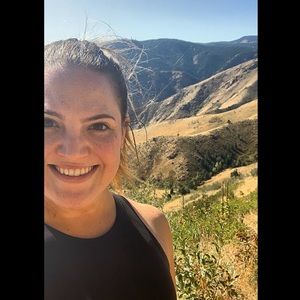 Meet your Posher, Olivia